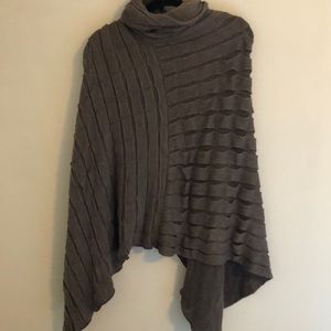 Veond grey poncho